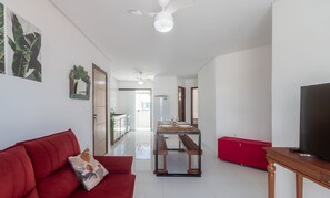 Basic Apartment | Living area