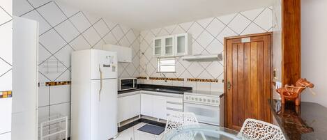 Basic Apartment | Private kitchen