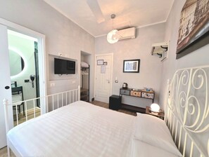 In-room safe, desk, blackout curtains, iron/ironing board - Nicole Suite (Rome)