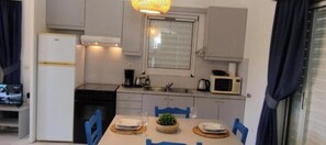 Private kitchen - Antissa House in Carpe Diem Villas and Houses (Kalloni)