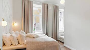 2 bedrooms, iron/ironing board, free WiFi, bed sheets
