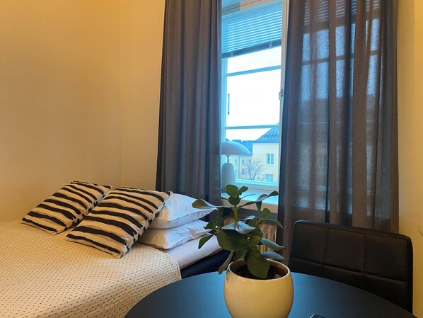 1 soverom, strykejern/-brett, wi-fi (inkludert) og sengetøy