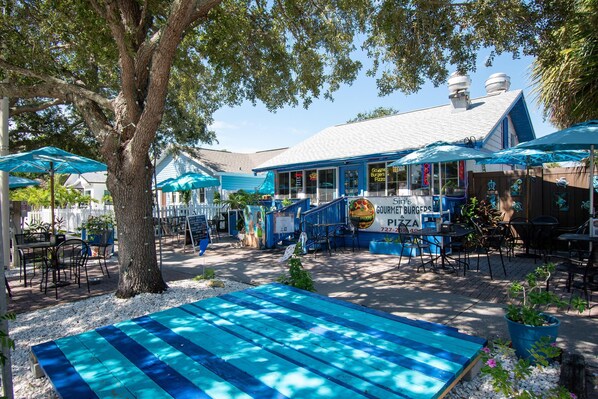 Condo, 2 Queen Beds (Ledoux Carre' #1) | Outdoor dining