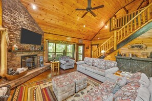 TV, fireplace