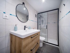 Hair dryer, towels - Lovely renovated apartment Calanque de Figuerolles (La Ciotat)