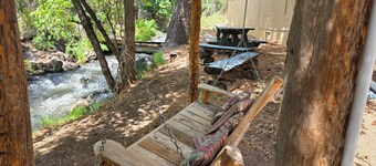 Snuggle In with Your Pet in True Colorado Style Room with Queen bed/Kitchenette