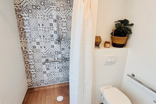 Dusche, Handtücher, Toilettenpapier
