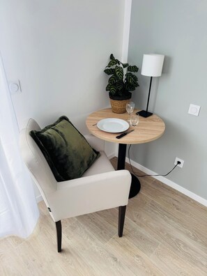 Basic Studio, Balcony | Free WiFi - REFLETS DE SEINE (Aubergenville)