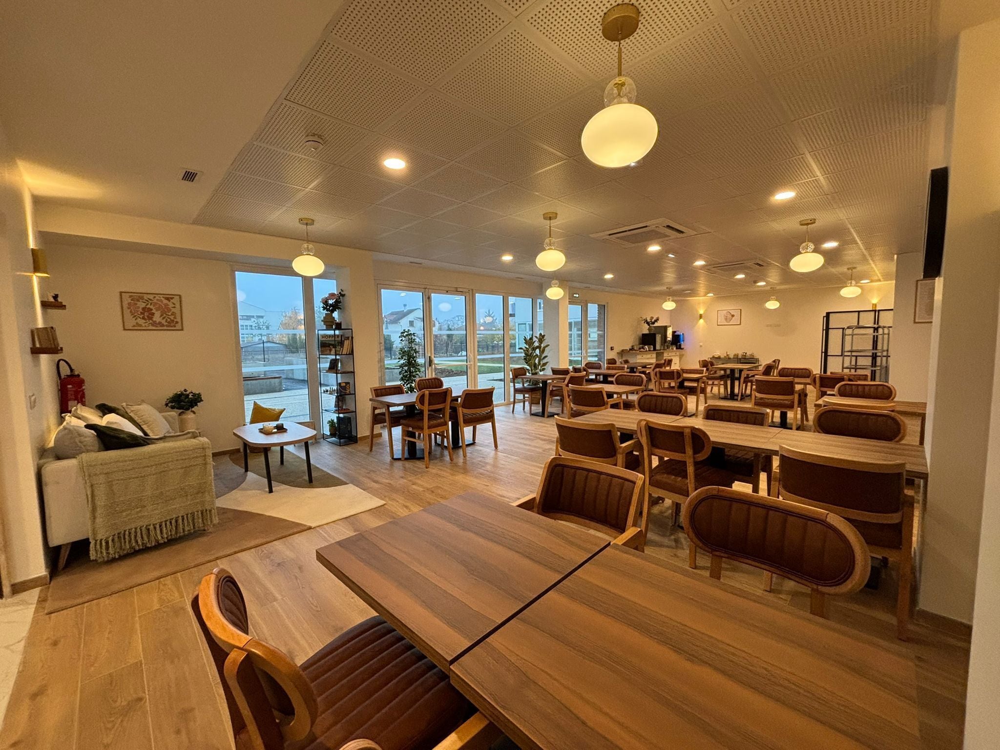 Daily buffet breakfast (EUR 9.90 per person)