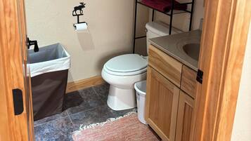 HÄrtork, handdukar, tvÄl och toalettpapper