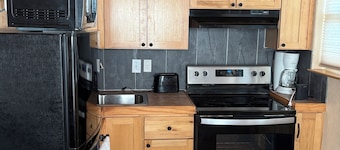 Charming cabin in peaceful Fairfield with AC