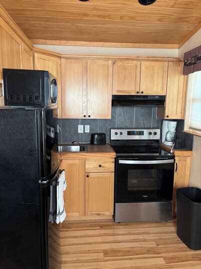 Charming cabin in peaceful Fairfield with AC