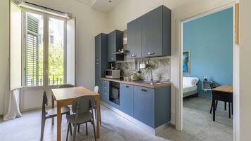 华丽公寓, 阳台 | 私人厨房 | 微波炉、烤箱、炉灶、意式浓缩咖啡机