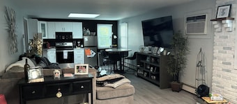 Charming, spacious apartment in the heart of Farmingdale’s Culinary Quarters!