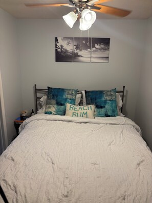 1 bedroom, WiFi, bed sheets