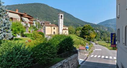 Apartment 'Isola Bella' with Mountain View, Private Terrace and Wi-Fi