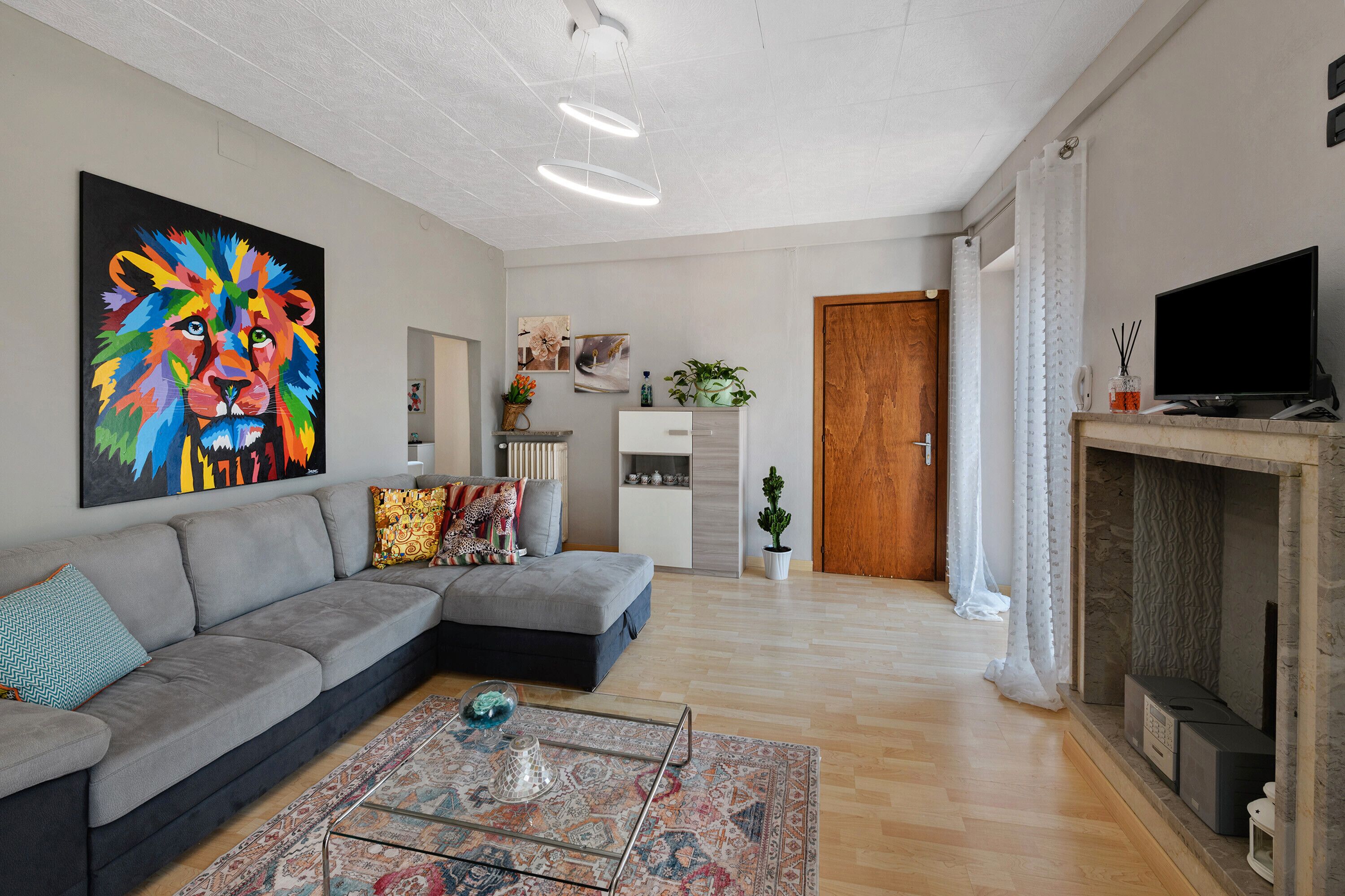 Télévision, chaîne hi-fi