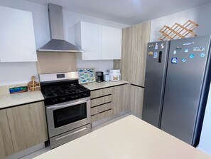 Microwave, oven, stovetop, coffee/tea maker