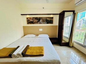 1 bedroom, iron/ironing board, internet, bed sheets