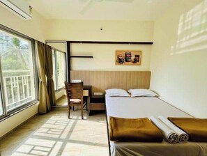 1 bedroom, iron/ironing board, Internet, bed sheets