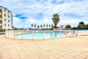 Unclassified image, 3 of 17, button - Le Grau-du-Roi: Apartment with Balcony and Garage (Le Grau-du-Roi)