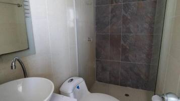 Toallas, jabón, papel higiénico