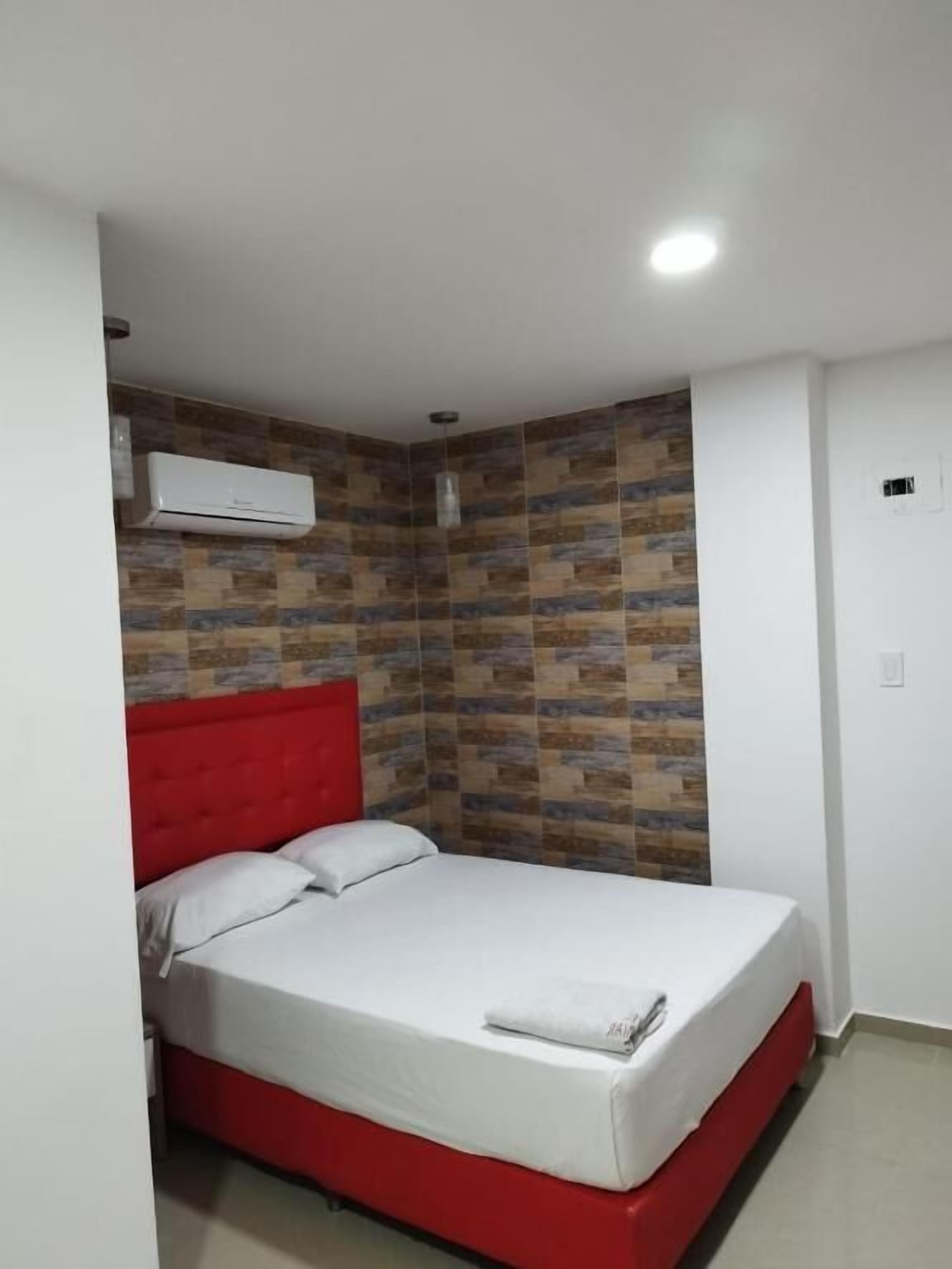 Cofres nos quartos, cortinas blackout, Wi-Fi de cortesia, roupa de cama