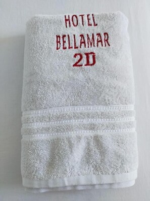 Towels, soap, toilet paper - HOTEL BELLAMAR  (Cartagena)
