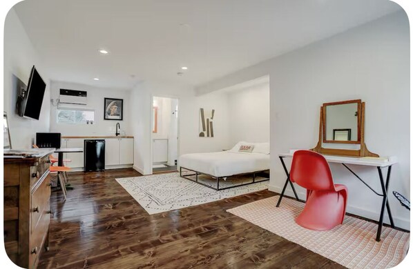 1 bedroom, iron/ironing board, Internet, bed sheets