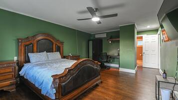 5 bedrooms, iron/ironing board, free WiFi, bed sheets