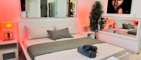 1 chambre, fer et planche à repasser, accès Internet, draps fournis