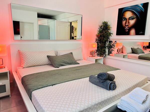 1 chambre, fer et planche à repasser, accès à Internet, literie fournie