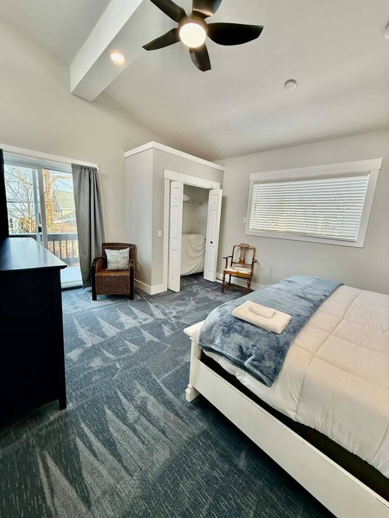 4 quartos, ferros/tábuas de passar roupa, berço de viagem, Wi-Fi