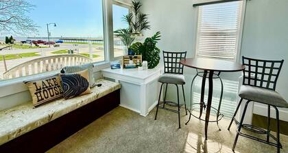 Ultimate Waterfront Home w/Cottage & Beach-9bdrms