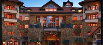 Franz Klammer Lodge Ski Resort - Cosy, Rustic 3-bedroom suite for 8 people
