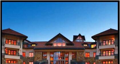 Franz Klammer Lodge Ski Resort - Cosy, Rustic 3-bedroom suite for 8 people