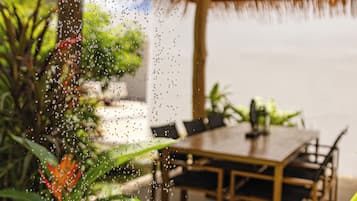 4 Bedroom Villa With Pool & Corner View | Terrasse/Patio