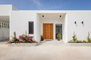 4 Bedroom Villa With Pool & Jungle View