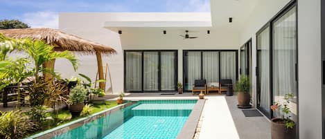 4 Bedroom Villa With Pool & Corner View | Private pool