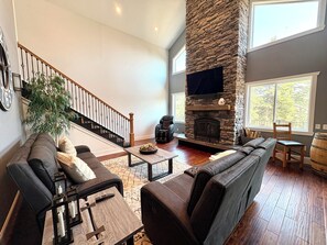 Smart TV, fireplace, ping pong