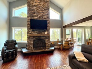 Smart TV, fireplace, ping pong