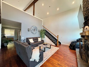 Smart TV, fireplace, table tennis