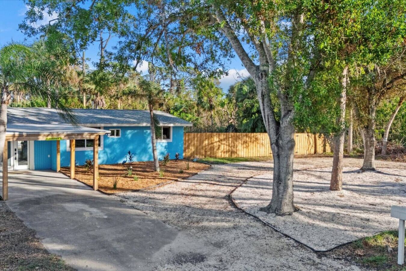 숙박 시설 정면