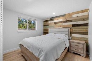 House, 2 Bedrooms, Pets Allowed | Blackout drapes, iron/ironing board, free WiFi