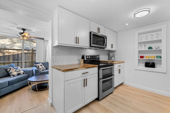 House, 2 Bedrooms, Pets Allowed | Private kitchen
