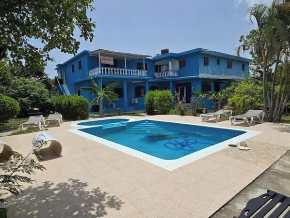 Pool - Prime Sosua 2BR Apt Walk to Santa Fe & Casino (Sosúa)