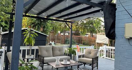 Beautiful 4-bedroom king-size suite. Dallas home with cozy patio.