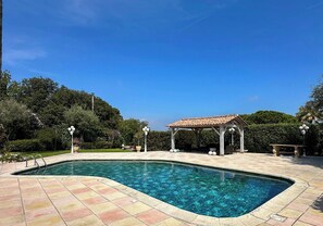 Pool - Azure Villa, 14 Guests - Heart of Cap d’Antibes (Antibes)