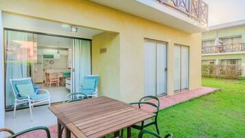 Apartamento básico | Opções para refeição ao ar livre