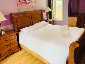 2 habitaciones, tabla de planchar con plancha, wifi y ropa de cama 
